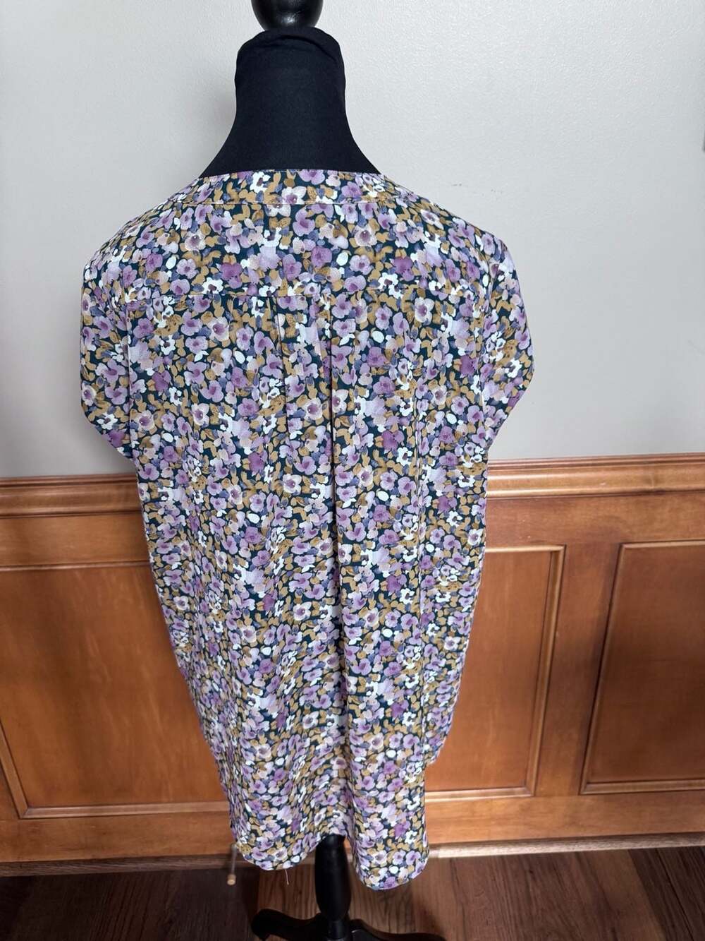 Monday Fun Purple Floral Print V-Neck Short Sleeve Blouse XL - Picture 2 of 3